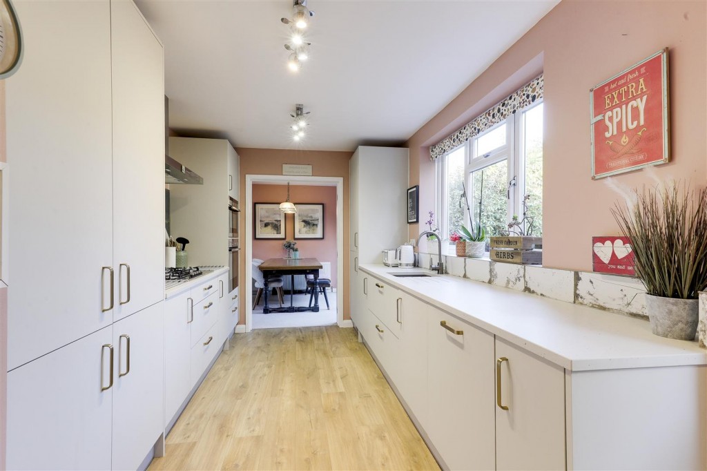 Walsingham Road, Woodthorpe, Nottinghamshire, NG5 4NU