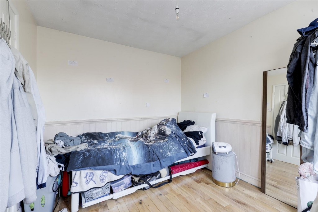 Oval Gardens, Aspley, Nottinghamshire, NG8 5AN