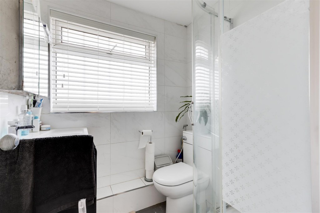 Oval Gardens, Aspley, Nottinghamshire, NG8 5AN