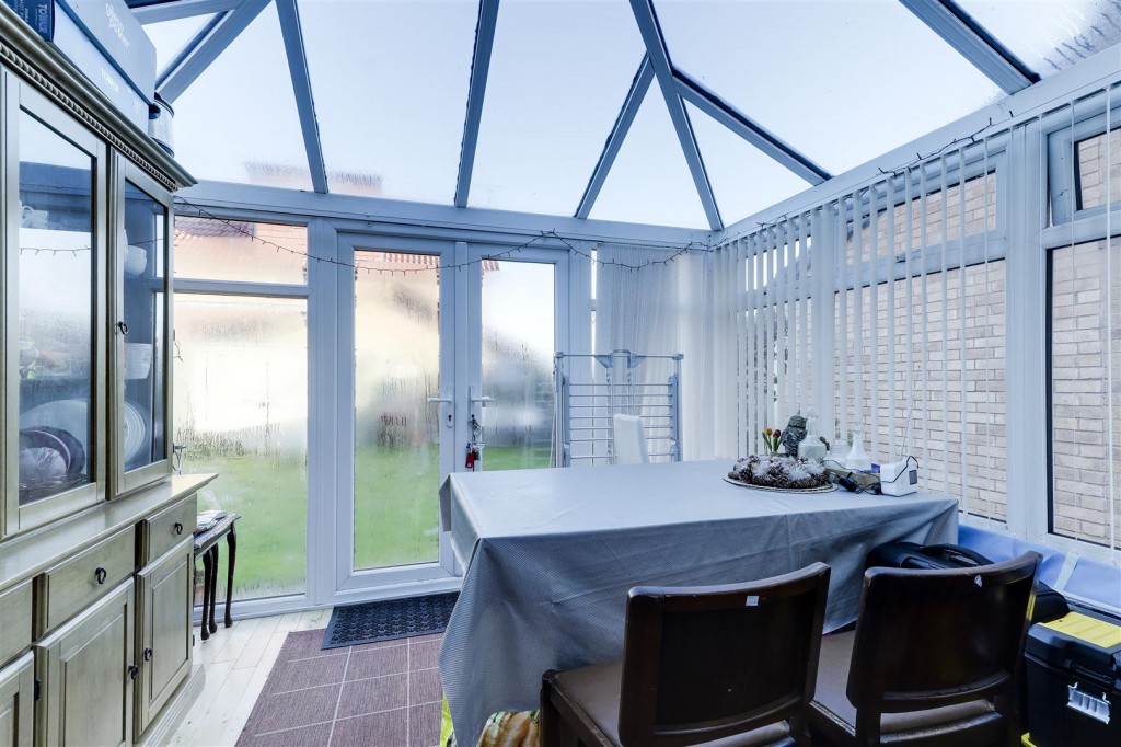 Oval Gardens, Aspley, Nottinghamshire, NG8 5AN