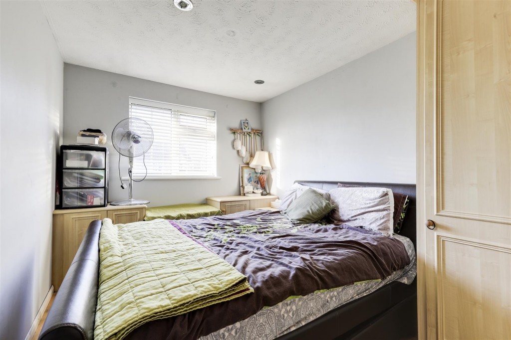 Oval Gardens, Aspley, Nottinghamshire, NG8 5AN