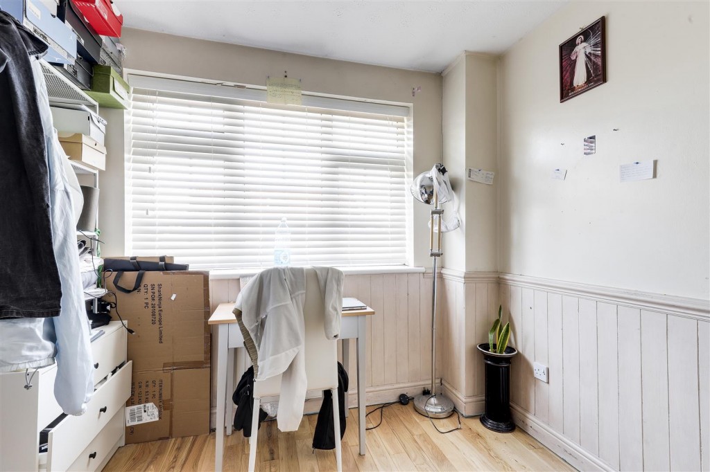 Oval Gardens, Aspley, Nottinghamshire, NG8 5AN