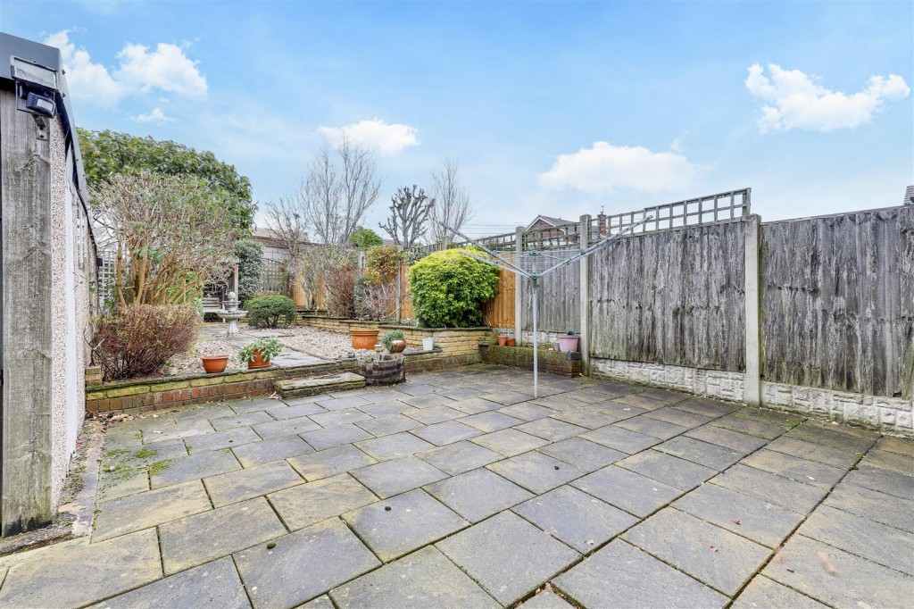 Hunter Road, Arnold, Nottinghamshire, NG5 6QZ