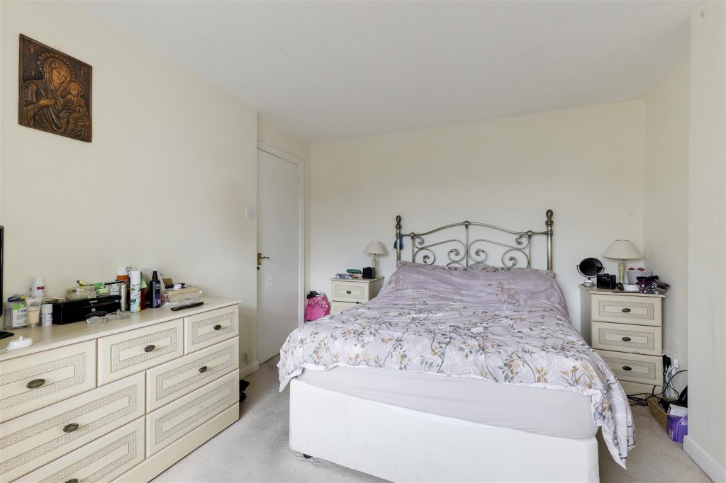 Hunter Road, Arnold, Nottinghamshire, NG5 6QZ