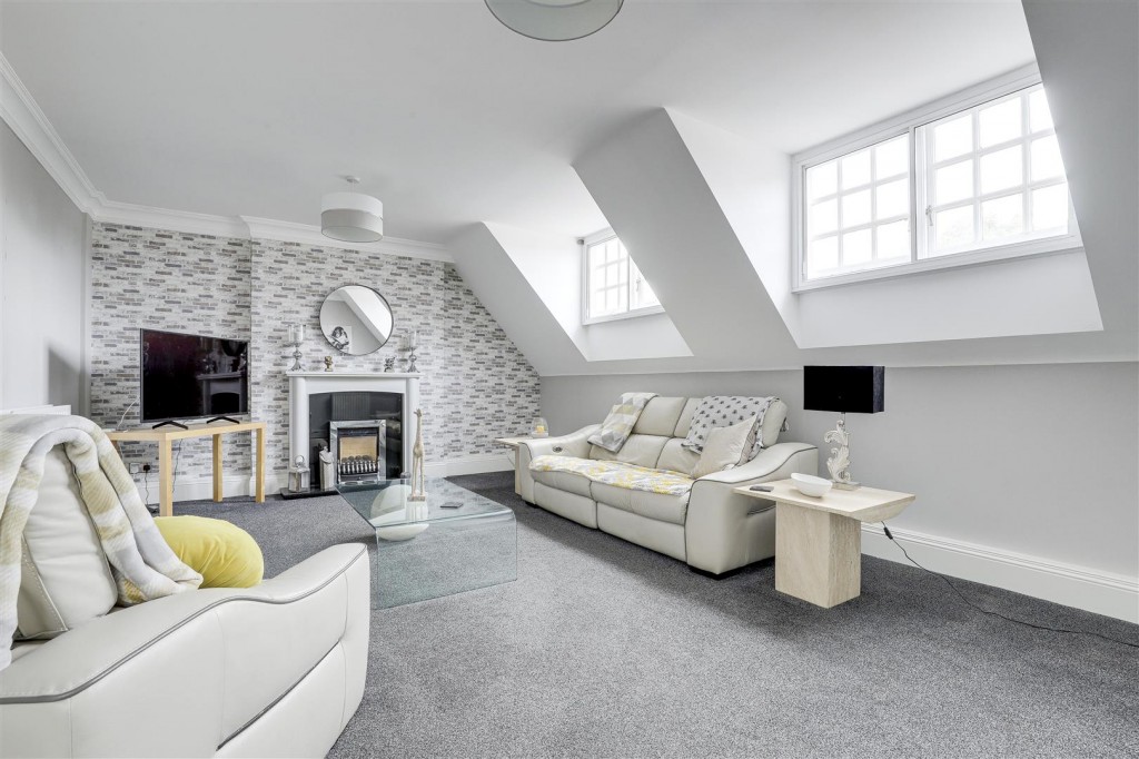 Edwalton Hall, Village Street, Edwalton, Nottinghamshire, NG12 4HE