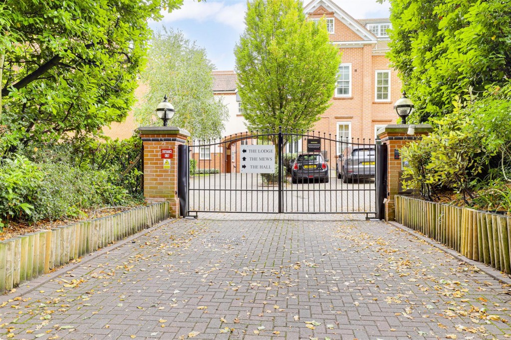 Edwalton Hall, Village Street, Edwalton, Nottinghamshire, NG12 4HE