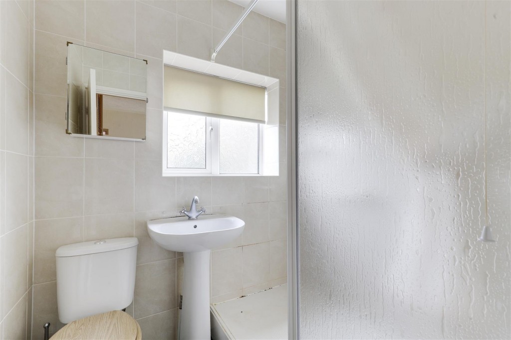 Seagrave Road, Strelley, Nottinghamshire, NG8 6NF