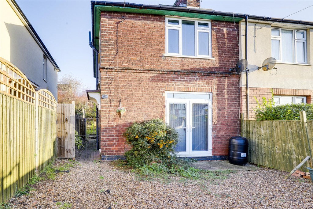 Cavendish Road, Carlton, Nottinghamshire, NG4 3SB