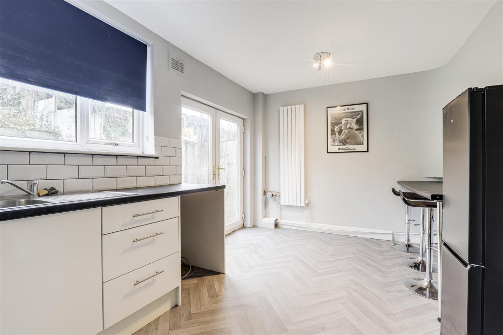 Cavendish Road, Carlton, Nottinghamshire, NG4 3SB