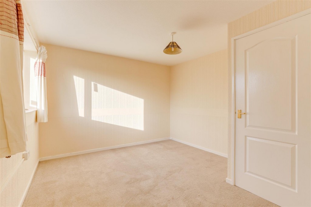 Cawston Gardens, Bulwell, Nottinghamshire, NG6 8LW