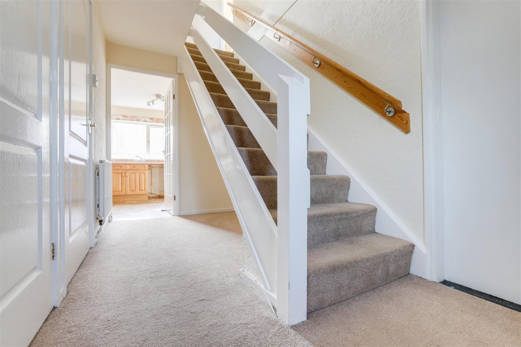 Cawston Gardens, Bulwell, Nottinghamshire, NG6 8LW