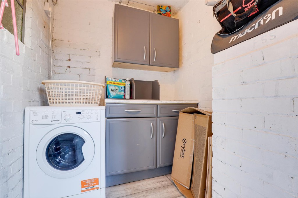 Vine Crescent, Sandiacre, Derbyshire, NG10 5BZ