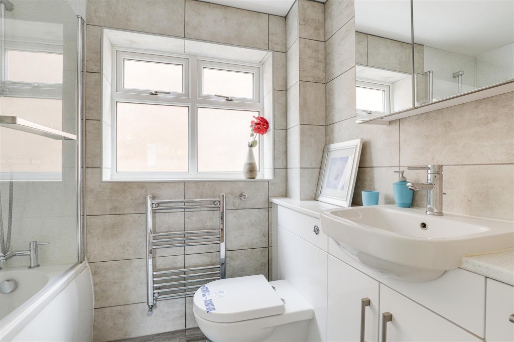 Franklin Close, Arnold, Nottinghamshire, NG5 8SG