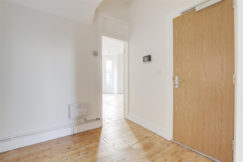 Flat 2, 50, Forest Road West, Nottingham, Nottinghamshire, NG7 4EQ