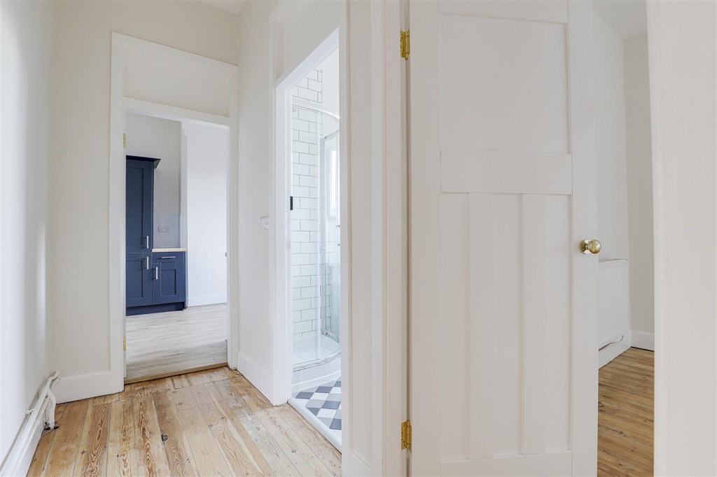 Flat 2, 50, Forest Road West, Nottingham, Nottinghamshire, NG7 4EQ