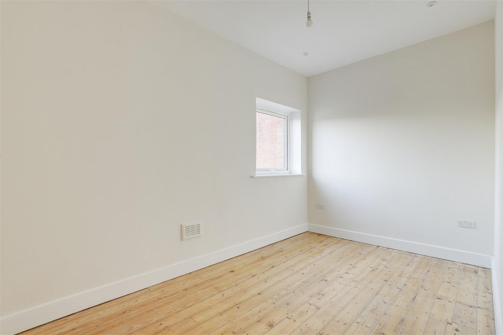 Flat 2, 50, Forest Road West, Nottingham, Nottinghamshire, NG7 4EQ