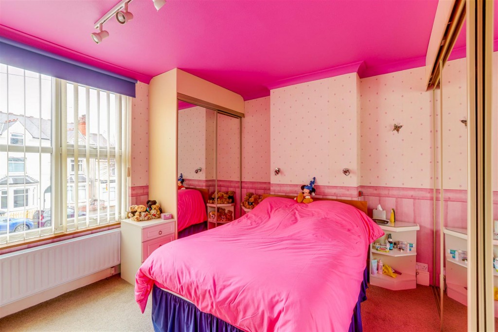 Derbyshire Lane, Hucknall, Nottinghamshire, NG15 7JX