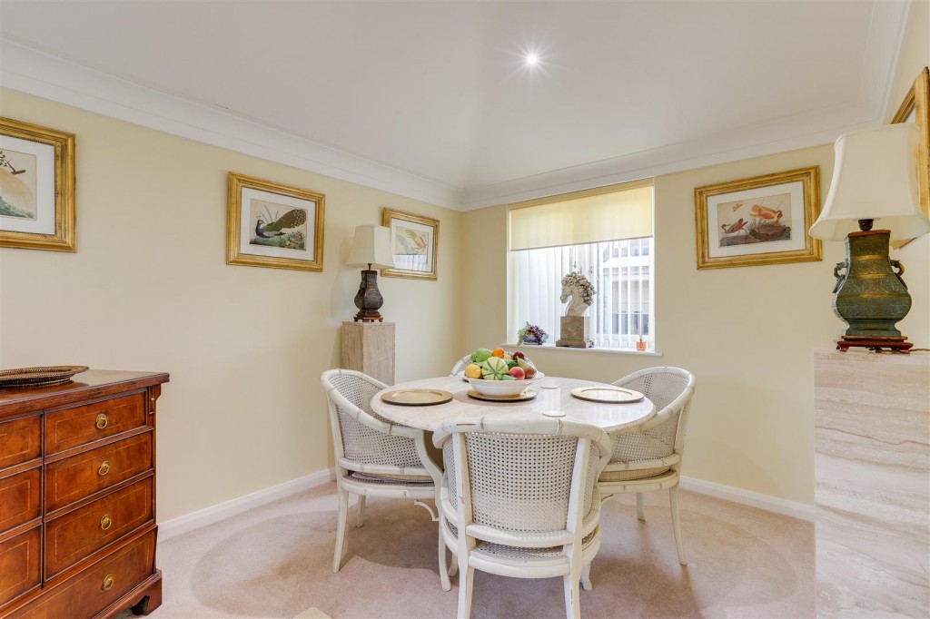 Parkcroft Road, West Bridgford, Nottinghamshire, NG2 6FN