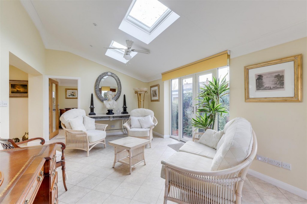 Parkcroft Road, West Bridgford, Nottinghamshire, NG2 6FN