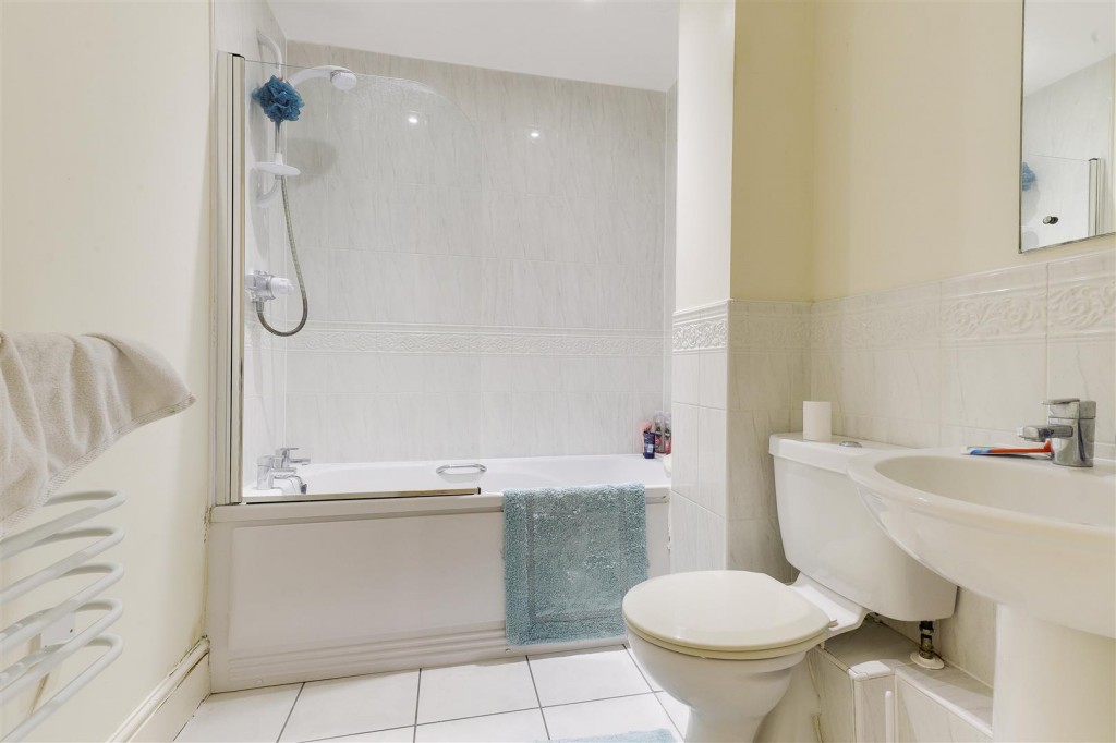 Woodthorpe Drive, Woodthorpe, Nottinghamshire, NG5 4GG