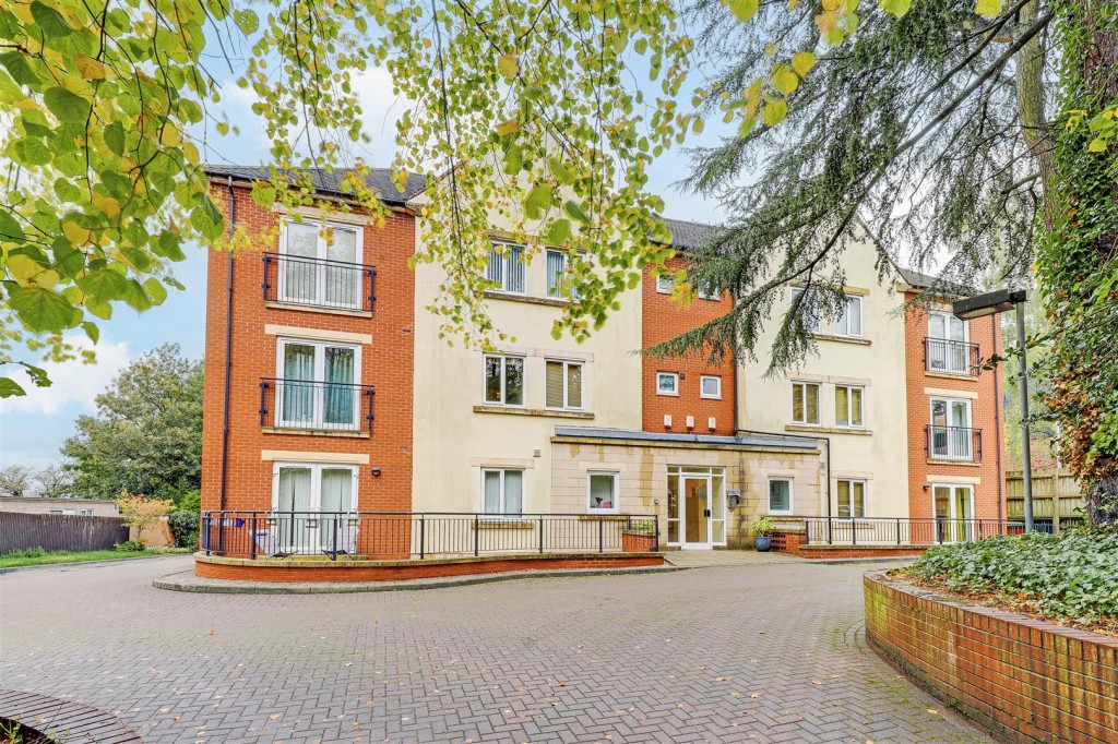 Woodthorpe Drive, Woodthorpe, Nottinghamshire, NG5 4GG