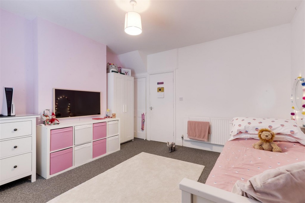 Co-Operative Avenue, Hucknall, Nottinghamshire, NG15 7AJ