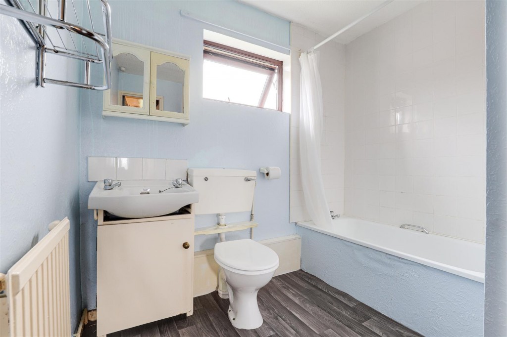 Graylands Road, Bilborough, Nottinghamshire, NG8 4FE