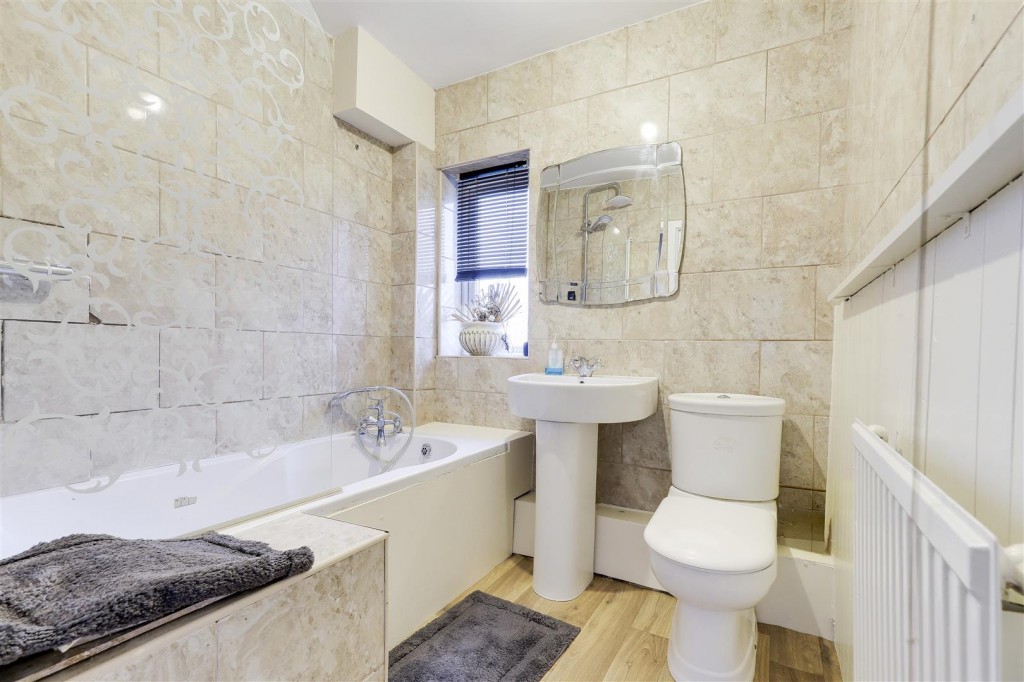 Skipton Circus, Nottingham, Nottinghamshire, NG3 7DT