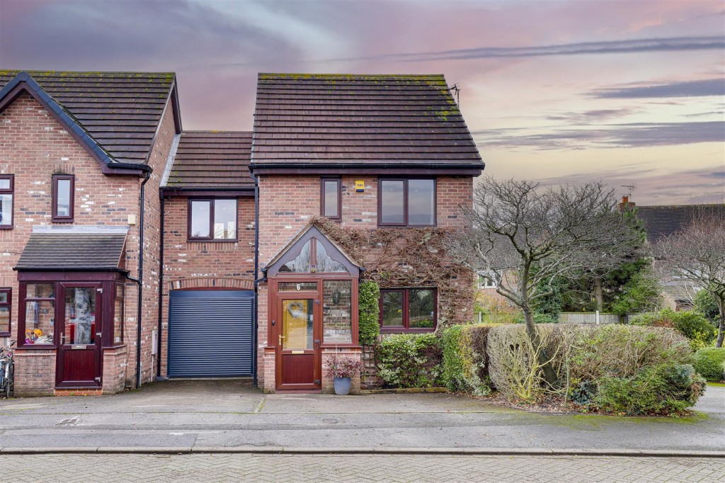 Bampton Court, Gamston, Nottinghamshire, NG2 6PA