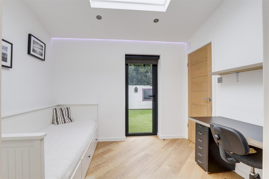 Bampton Court, Gamston, Nottinghamshire, NG2 6PA