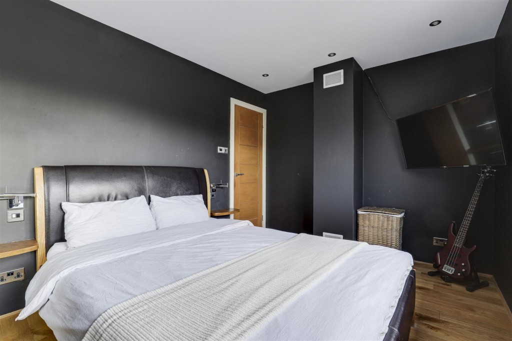 Bampton Court, Gamston, Nottinghamshire, NG2 6PA