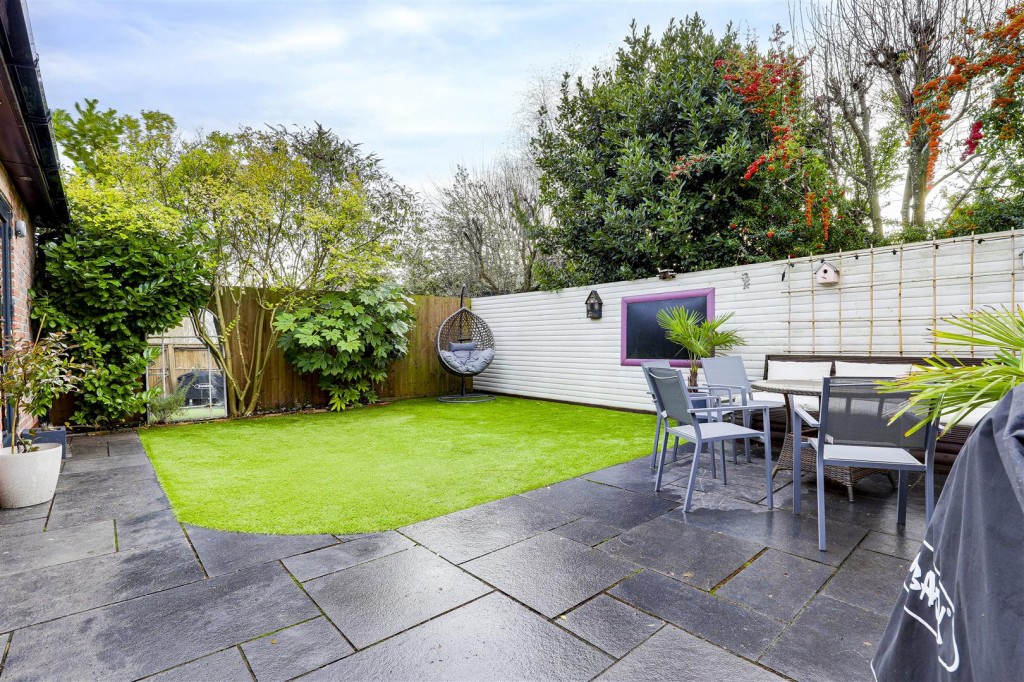 Bampton Court, Gamston, Nottinghamshire, NG2 6PA