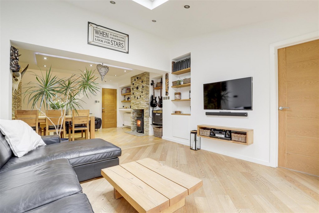 Bampton Court, Gamston, Nottinghamshire, NG2 6PA