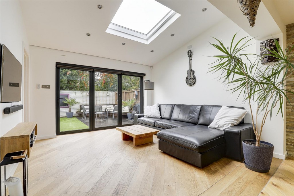 Bampton Court, Gamston, Nottinghamshire, NG2 6PA