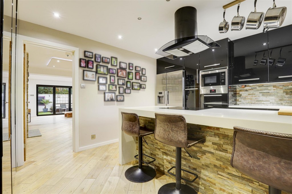 Bampton Court, Gamston, Nottinghamshire, NG2 6PA