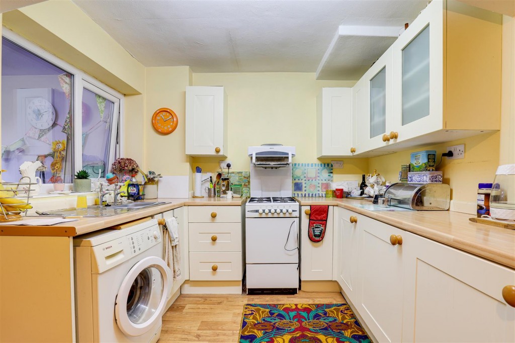 Third Avenue, Gedling, Nottinghamshire, NG4 3LL