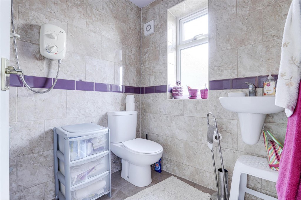 Third Avenue, Gedling, Nottinghamshire, NG4 3LL