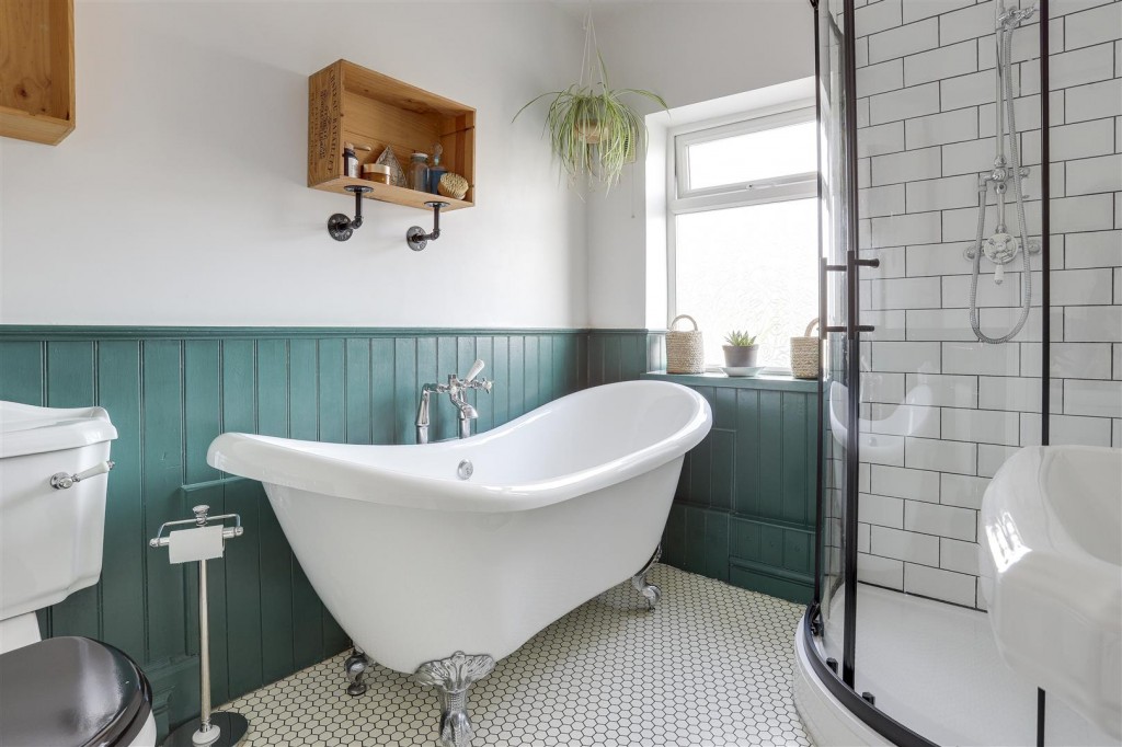 Annesley Road, Hucknall, Nottinghamshire, NG15 7DD