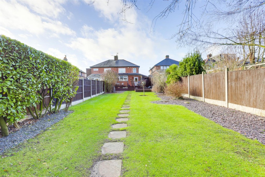 Annesley Road, Hucknall, Nottinghamshire, NG15 7DD