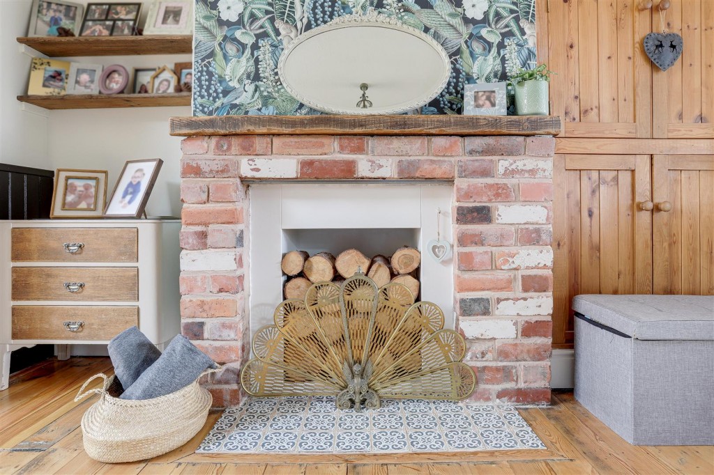 Annesley Road, Hucknall, Nottinghamshire, NG15 7DD