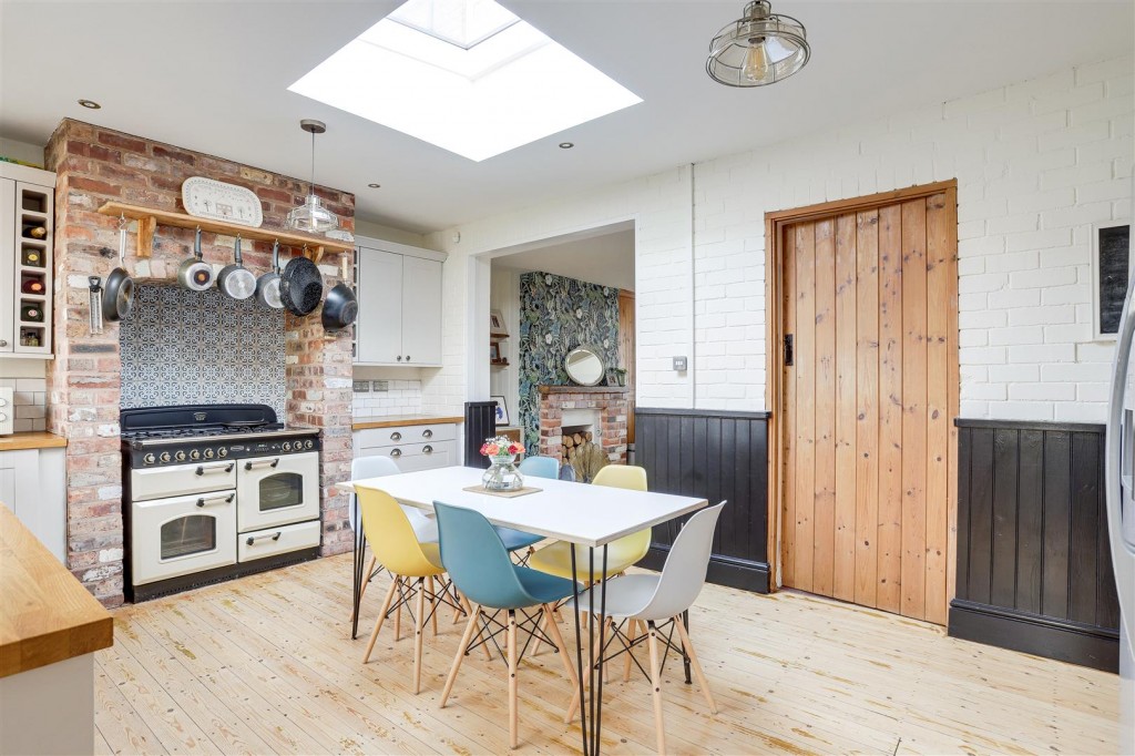 Annesley Road, Hucknall, Nottinghamshire, NG15 7DD