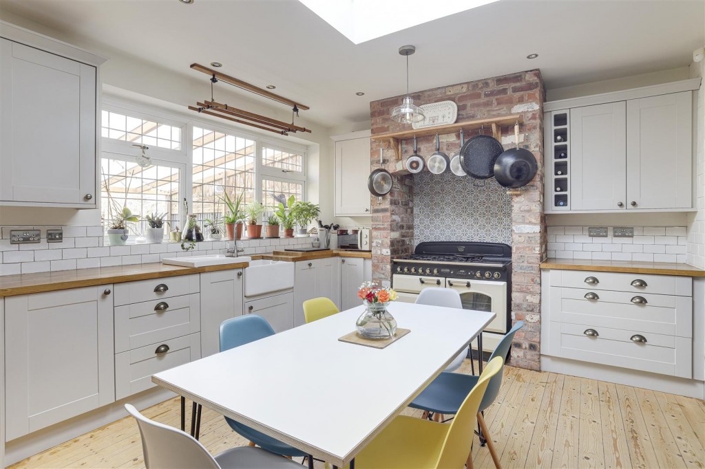 Annesley Road, Hucknall, Nottinghamshire, NG15 7DD