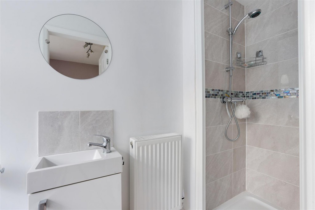 Penarth Gardens, Mapperley, Nottinghamshire, NG5 4EG