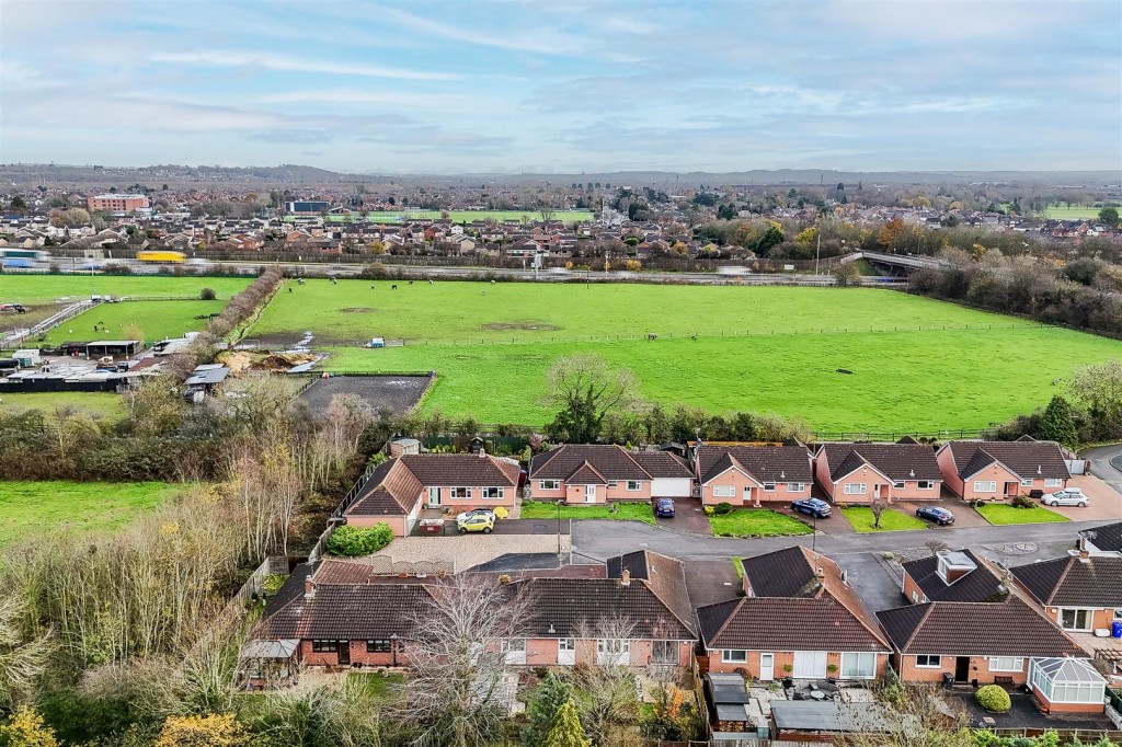 Heath Gardens, Breaston, Derbyshire, DE72 3UH