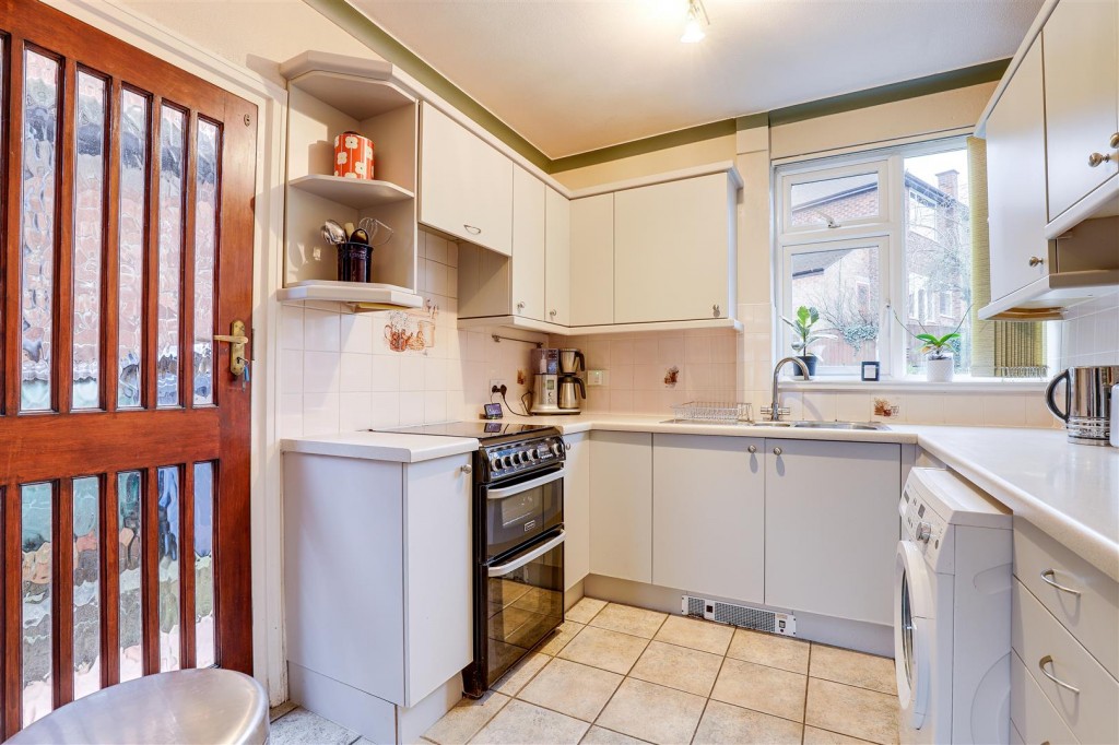 Stanhome Drive, West Bridgford, Nottinghamshire, NG2 7FP