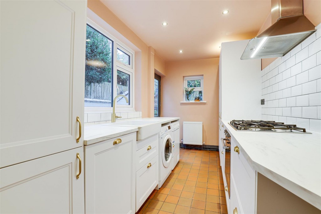 Central Avenue, New Basford, Nottinghamshire, NG7 7AG