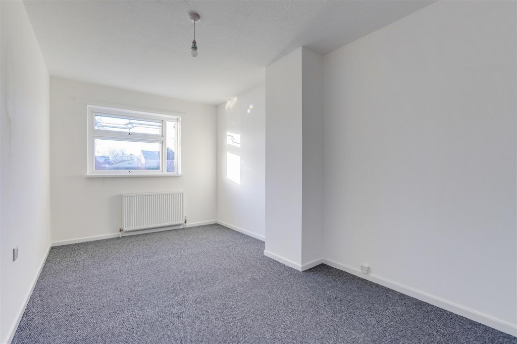 Stoney Houghton Gardens, Nottingham, Nottinghamshire , NG6 7FB