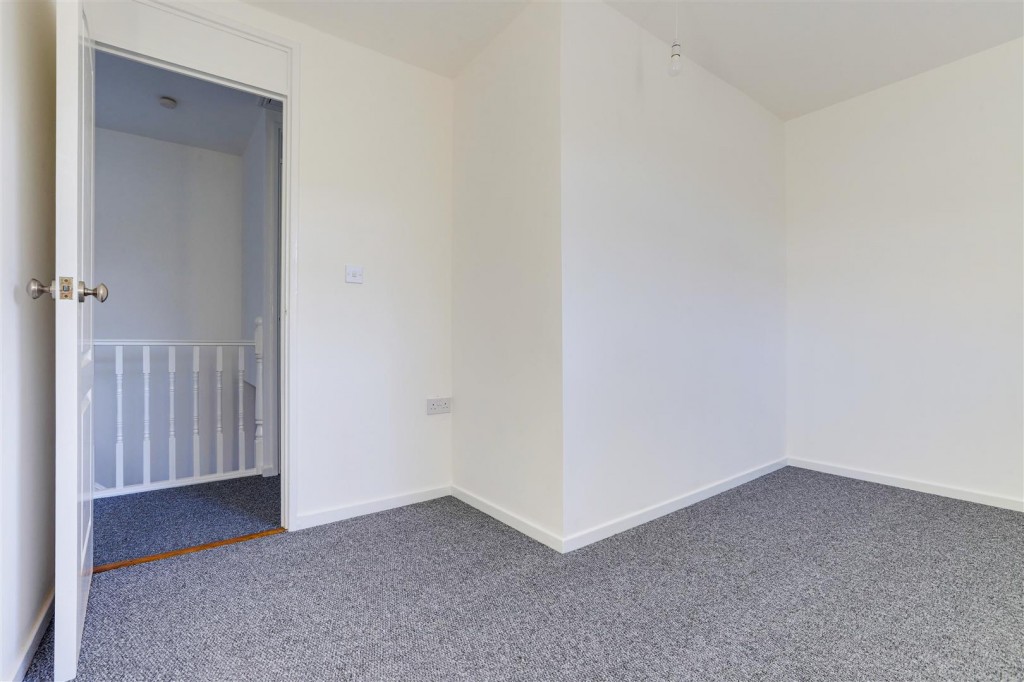 Stoney Houghton Gardens, Nottingham, Nottinghamshire , NG6 7FB