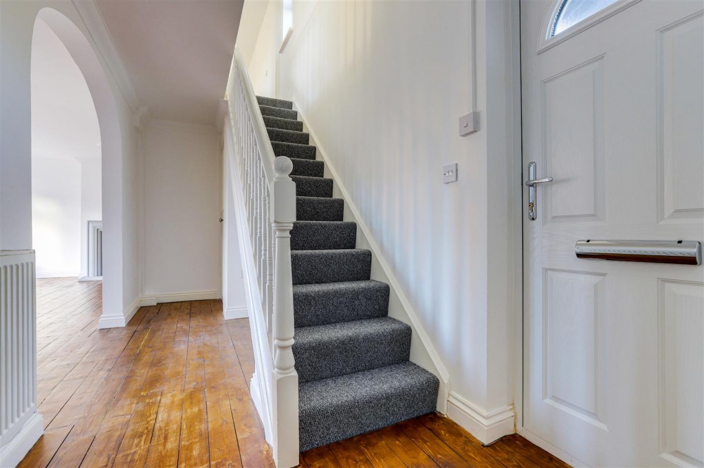 Stoney Houghton Gardens, Nottingham, Nottinghamshire , NG6 7FB