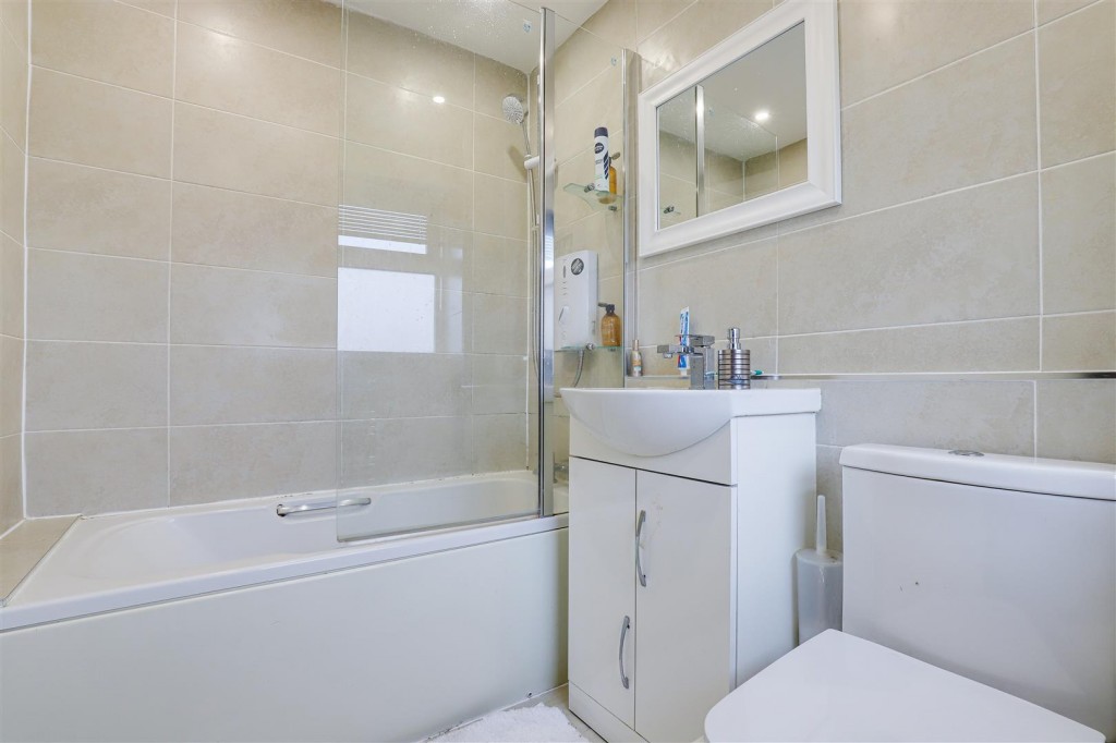 Oakham Close, Top Valley, Nottinghamshire, NG5 9AN